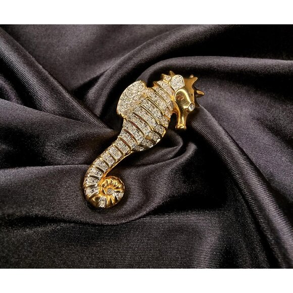 Vintage SWAROVSKI Signed Gold Clear Crystals Seahorse Gold Plated Brooch - Picture 1 of 5